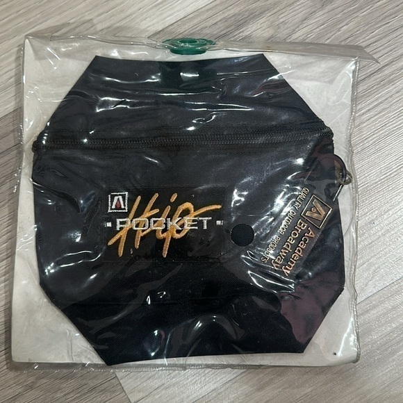 Hip Pocket with adjustable webbed waist belt NWT - Picture 2 of 4